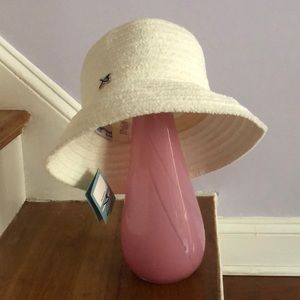 Betmar white chenille hat with flexible brim